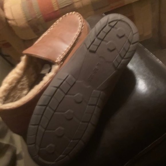 Haggar Smoot Polyurethane Leather Moccasin Slippers - Picture 4 of 5